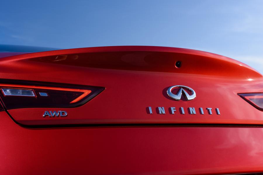 Логотип Infiniti Q60S 3.0t (CV37) 2017 года  (CIS) (фото 9 из 26)
